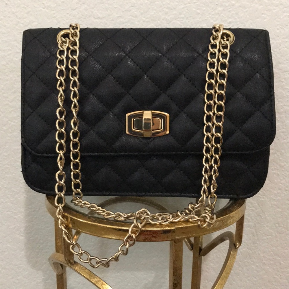 EXPRESS Quilted Chain Strap Shoulder Bag